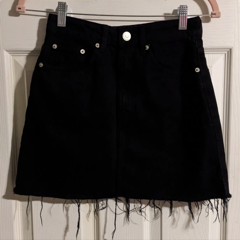 Zara Black Denim Mini Skirt XS Cotton Frayed Edge Fall Y2K